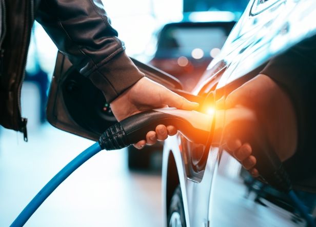 Comment recharger une voiture électrique, véhicule électrique