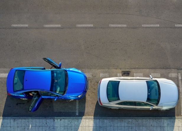 Les avantages de l'hébergement de bornes de recharge pour voiture électrique pour les villes, propriétaires fonciers et entreprises. 