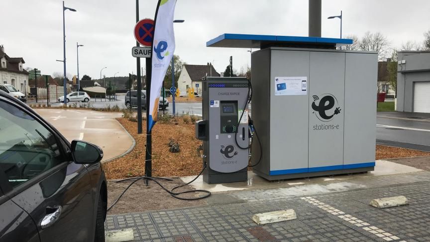 Choisir une borne de recharge électrique Stations-e