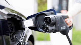 Tout savoir sur les prises de recharge pour voitures électriques : comparaison et avantages
