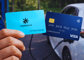 Carte de recharge VE vs carte bancaire